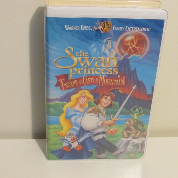 VHS Tapes - 4 Warner Brothers Family movies - Picture 8 of 16